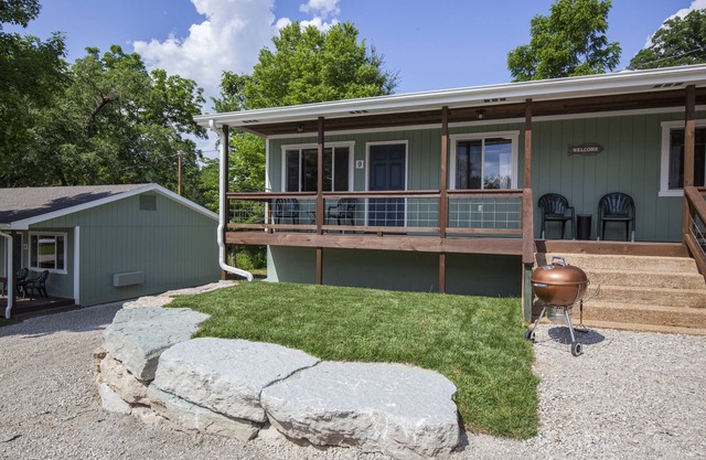 Driftwater Resort Cabin #9 with Lake Taneycomo Access & Pool!