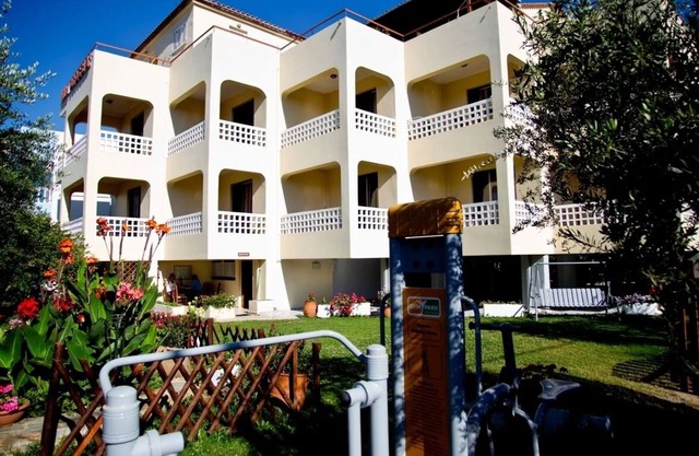 Drossia # 2 - One Bedroom Apartment, Sleeps 4