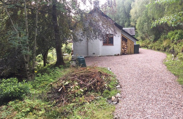 Druimbhan, 1 Railway Cottage,