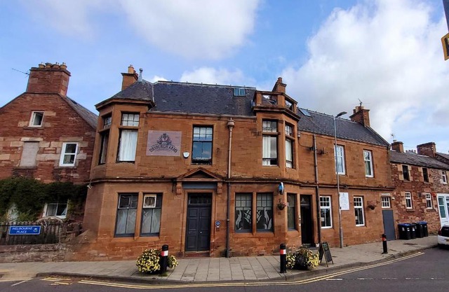 Dryburgh Arms Pub with Rooms