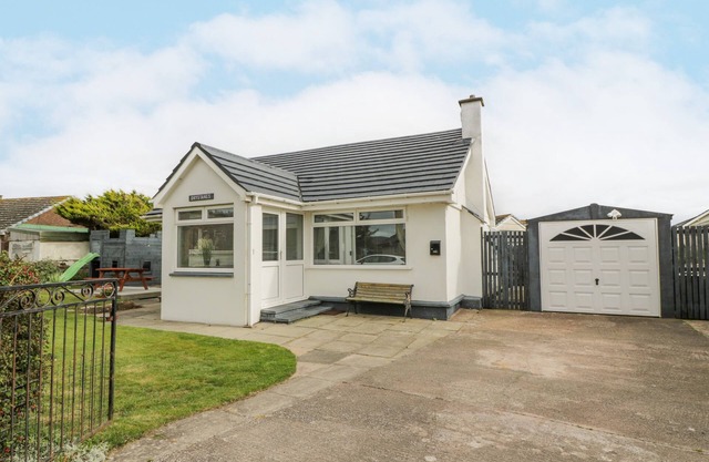 DRYSTANES, pet friendly, country holiday cottage in Southerness