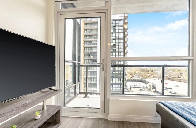 DT High Rise Condo w Private Patio and View