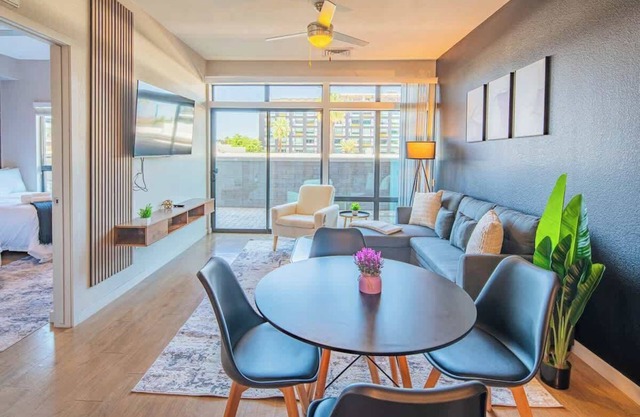 DT PHX Apt | Balcony, W/D Gym, Pool & Parking