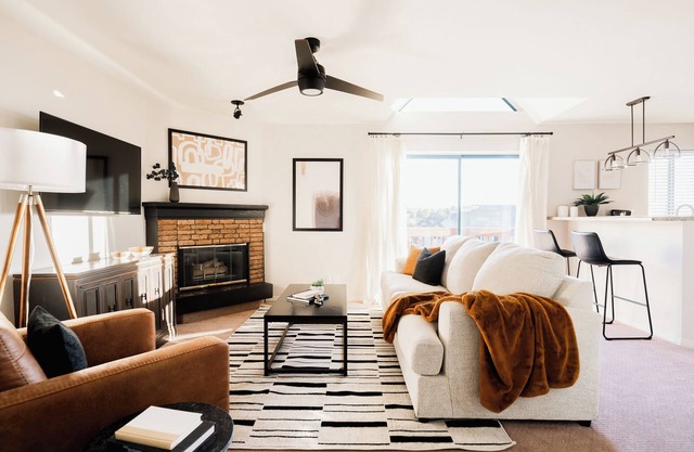 DTC Modern One Bed, Comfort Meets Convenience