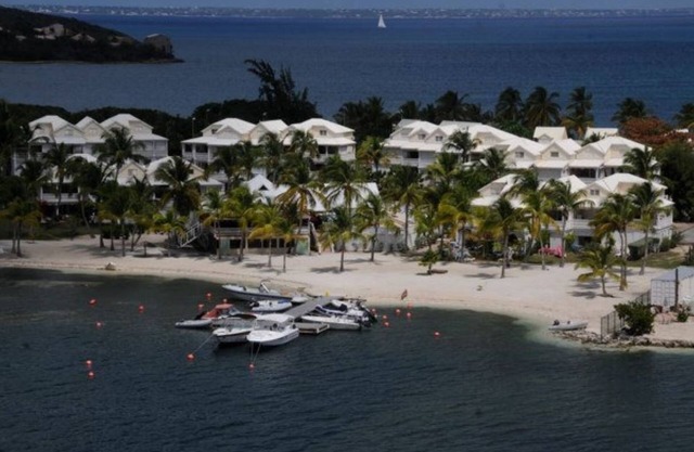Duplex between sea and lagoon