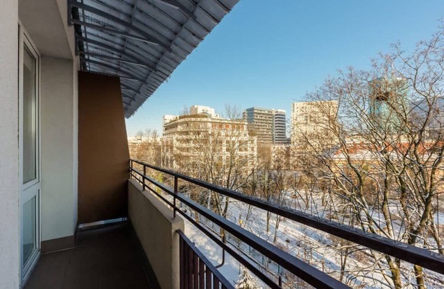 Dubois 10 | Stylish Studio | Balcony