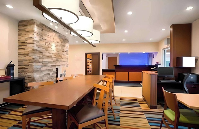 Dubuque Inn & Suites