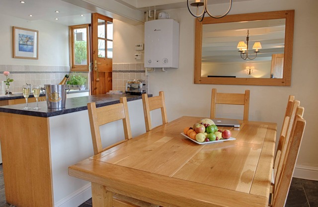Duchy Cottage, Fowey, Cornwall - 4 Star Gold Rated