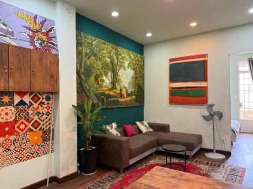 Ductaigallery's Entire Apt- Near Bui vien st