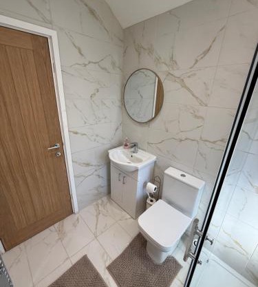 Dudley, Birmingham and Wolverhampton Contractor and Family Stay B69