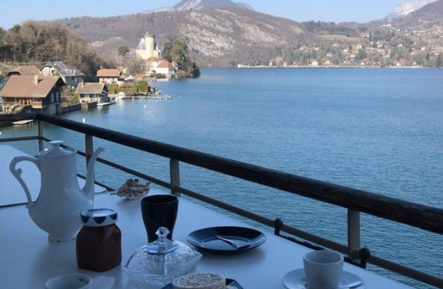 Duingt Appartement Pied Dans Leau