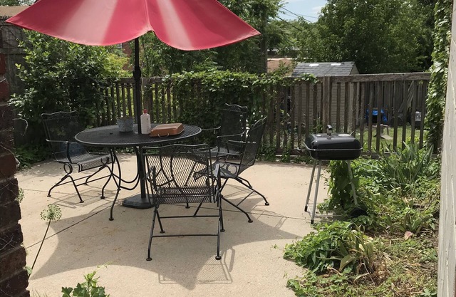 Dundee condo - great location close to CWS and Med Center