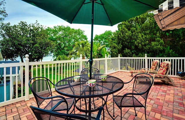 Dunedin Garden Cottage Quiet Roof Terrace | Walk to Downtown