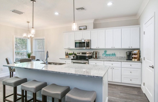 Dunedin Villa, BBQ & Fire Pit, Hot Tub