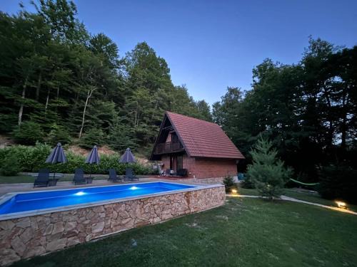 Dunja Cabin - Forest House with Pool