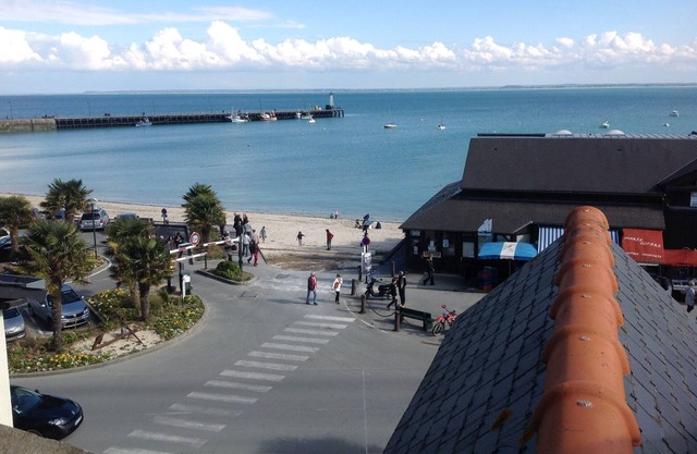duplex apartment facing the sea with views of Mont Saint Michel