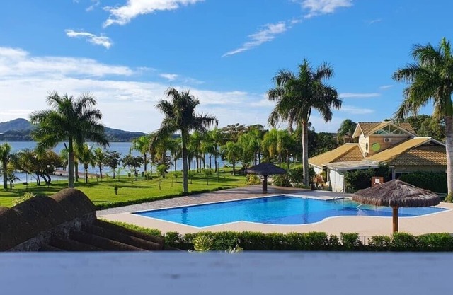 Duplex facing Lagoa Conceição and Resort structure in a closed condominium