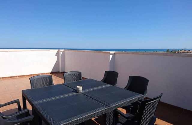 Duplex with beautiful sea views for 4 people