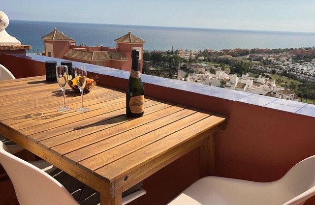 Duquesa Regent 2173 Sunset