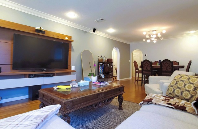 Dwtn/Rustic/House/Full Kitchen/Hot Tub/BIG Back Yard/[ALL 4 U]