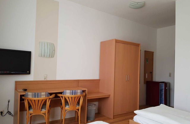 DZ /2-bed room 04 Ground floor - Guesthouse Am Schloss