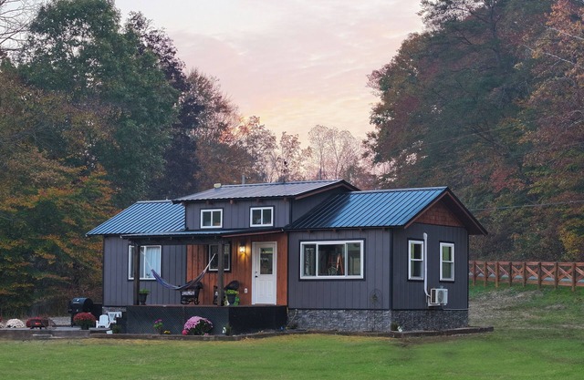 Eagle Lake Cottage sleeps 6