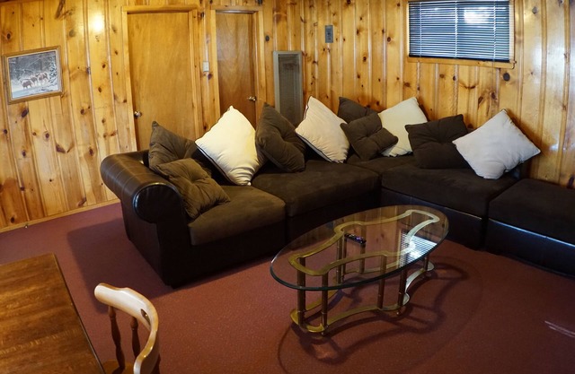 Eagle Nest Fly Shack and Lodge
