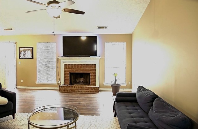 East Atlanta Hideaway 3BR 2BA Sleeps 7
