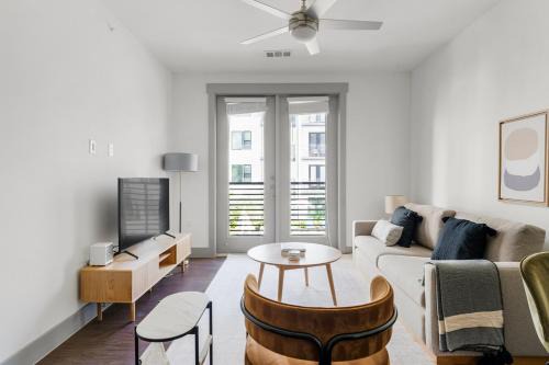 East Austin 1br w pool gym wd nr airport ATX-130