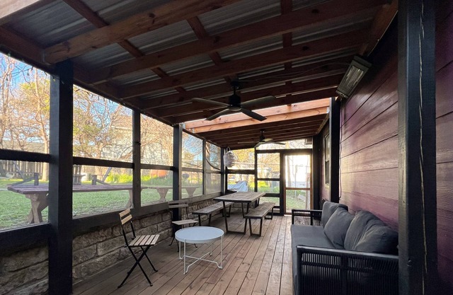 East Austin Bungalow With Music Studio Firepit