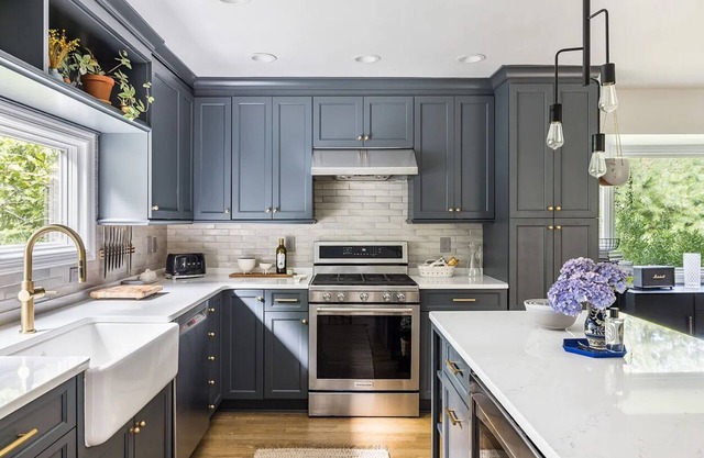 East Hampton Designer Beach House Main Beach 5 Mins Away Heated Pool
