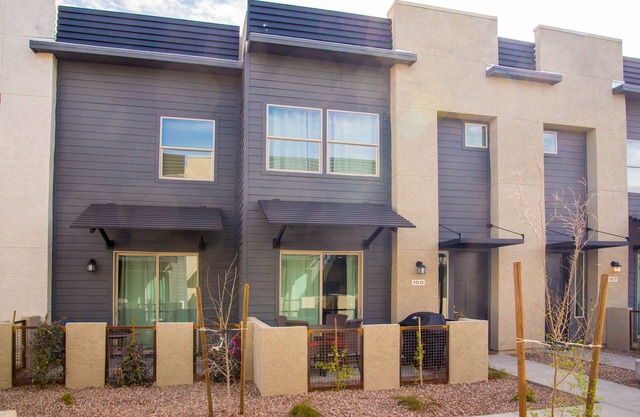East Mesa - Newer Condo Rental