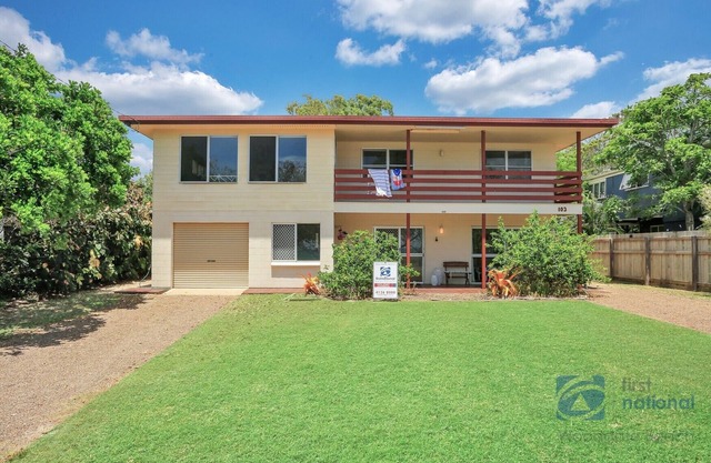 Easy Living Beach Front Holiday Home!