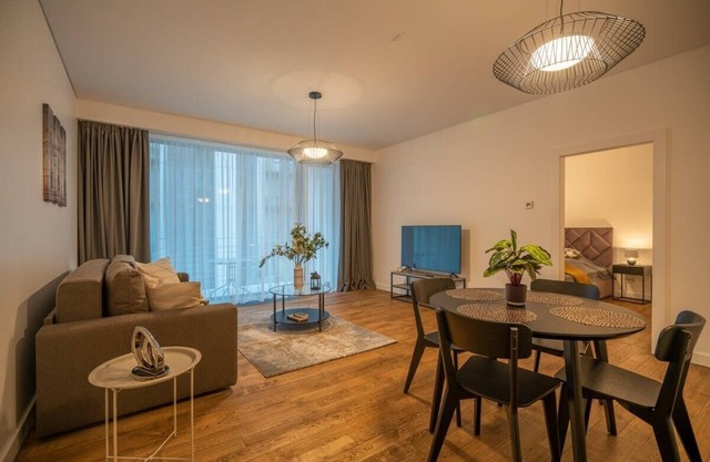Easyrooms Dzirnavu luxury apartment with balcony