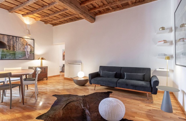 Eclectica Living 2 BDR Apartment