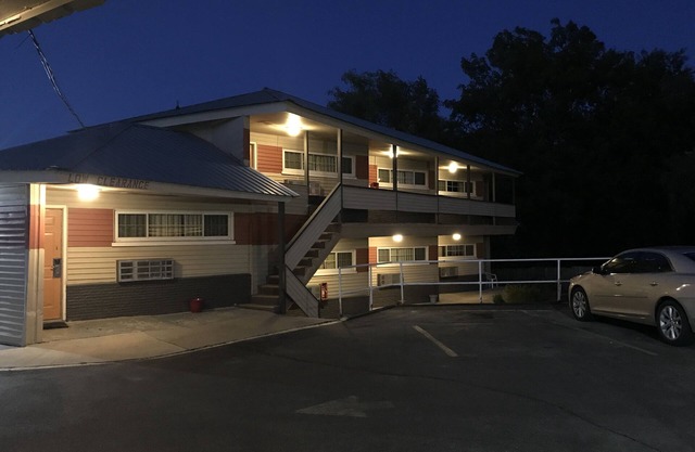 Economy Inn Motel