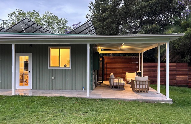 EcoShed - Private Riverfront Getaway. Eco-friendly, pet friendly, close to town