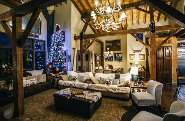 Ecotouristic 4500Sf Lodge 2000sf Indoor pool - ITLUXURYSTAYS sleeps up to 49.