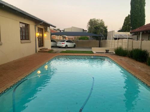 Edenvale corner