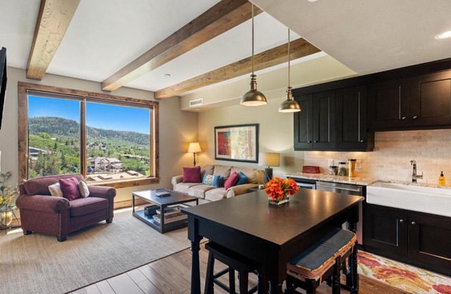 Edgemont 2504 - Luxury Ski-in Ski-out Condo