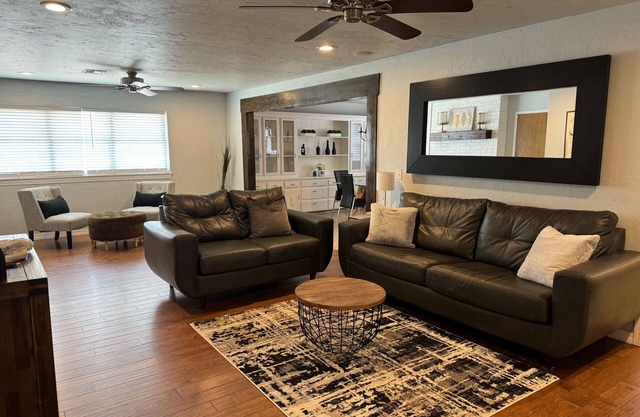 Edmond 4 bedroom, 2.5 bathroom open and peaceful ranch house.