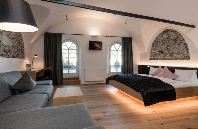 Egger Lienz I - Strasserwirt Herrenansitz zu Tirol