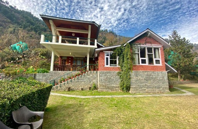 EKOSTAY - White Tiger Villa