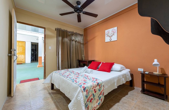 El Cocobolo Food&Rest Room 4 B&B Wifi A/C Pkg