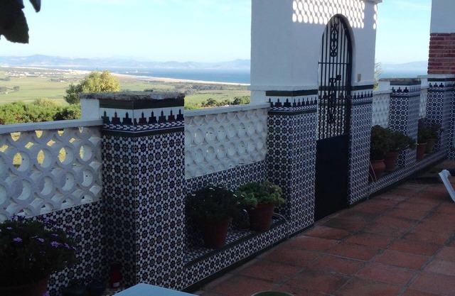 El Estrecho 2, Gigantic view of the strait