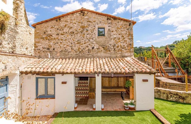 El Molino de Besalú Casa con jardín