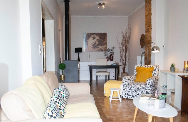 Electra's 2-Bedroom Apt-Convenient Location Patra