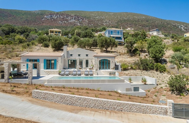 Electra Zolla Villa