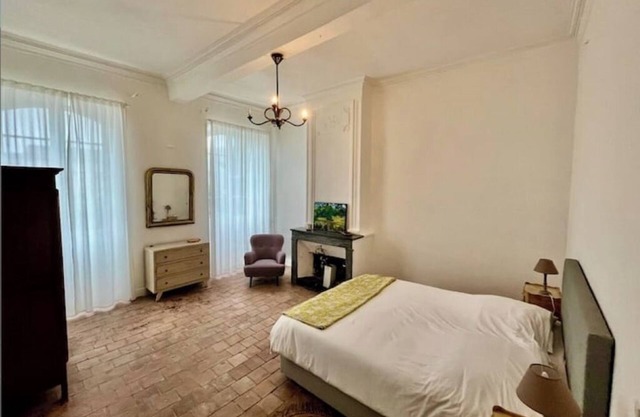 Elegant 18th-Century Townhouse with Pool & Gardens