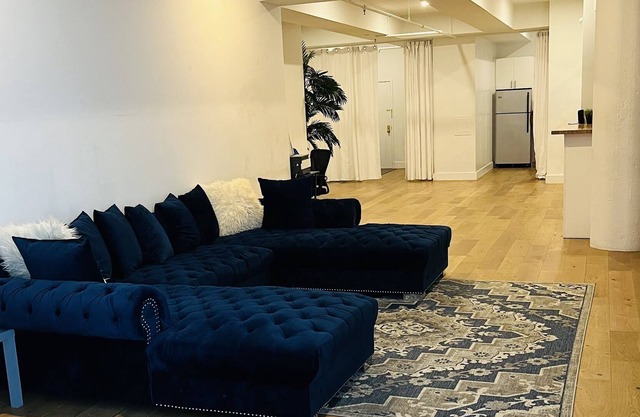 Elegant 1500 sq ft loft with Nyc skyline